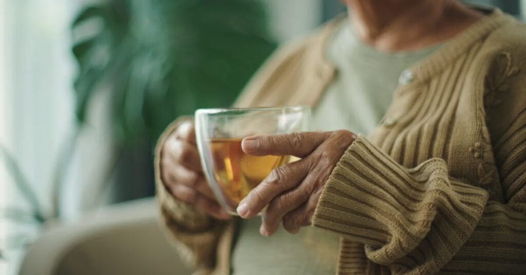 Boire autant de thé quotidiennement peut aider à protéger votre cœur, selon une étude