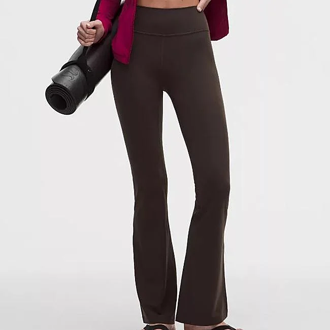 Legging marron Lululemon, 118 euros.