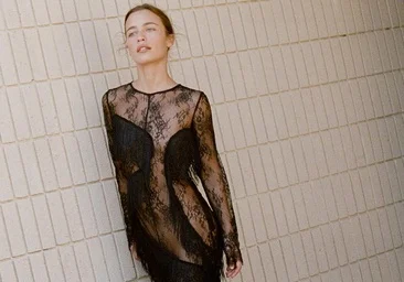 Les robes à l'esthétique gothique de la nouvelle collection vont déferler cet automne
